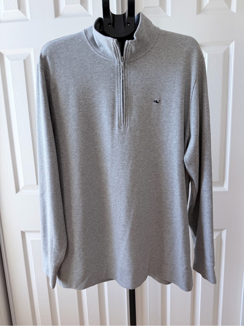 Vineyard Vines Men's Light Gray Quarter-Zip Pullover